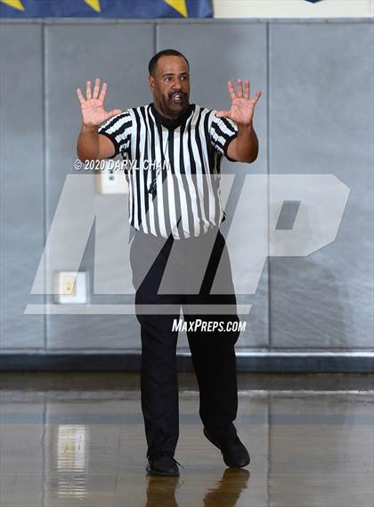 Thumbnail 3 in Santa Ana @ Gabrielino (CIF D5AA First Round) photogallery.