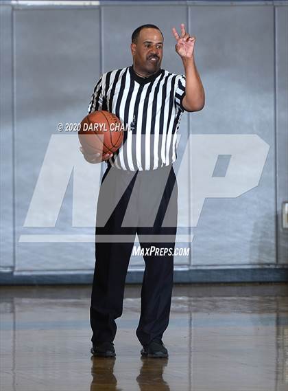Thumbnail 3 in Santa Ana @ Gabrielino (CIF D5AA First Round) photogallery.