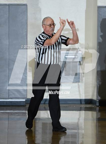 Thumbnail 3 in Santa Ana @ Gabrielino (CIF D5AA First Round) photogallery.