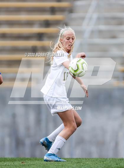 Thumbnail 2 in Leigh @ Clovis (CIF SoCal Regional D2 Final) photogallery.