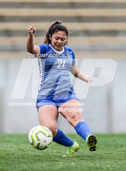 Thumbnail 3 in Leigh @ Clovis (CIF SoCal Regional D2 Final) photogallery.