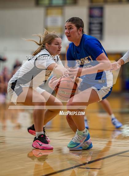 Thumbnail 3 in Kearney @ Lincoln Southeast photogallery.