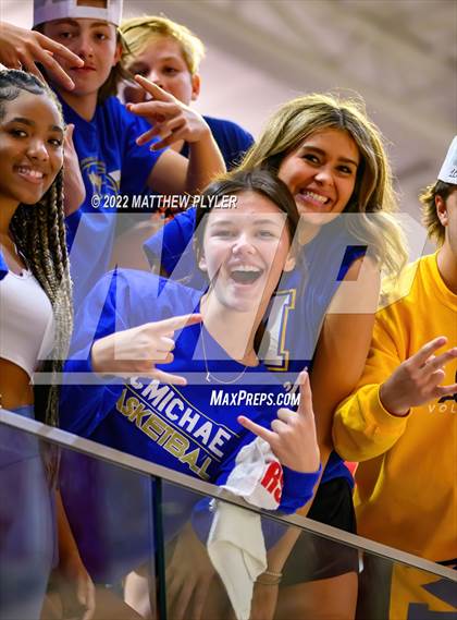Thumbnail 2 in McMichael vs Camden County (NCHSAA 2A Final) (1 of 2 - Game) photogallery.
