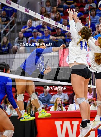 Thumbnail 3 in McMichael vs Camden County (NCHSAA 2A Final) (1 of 2 - Game) photogallery.