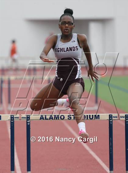 Thumbnail 3 in UIL 5A Regional Meet photogallery.