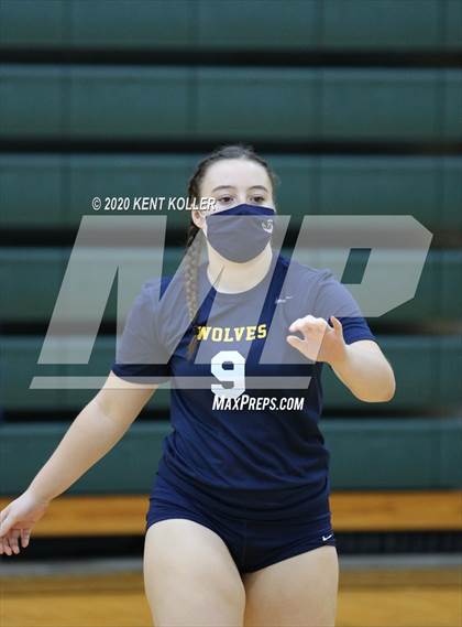 Thumbnail 2 in Utica Eisenhower vs. Clarkston  photogallery.