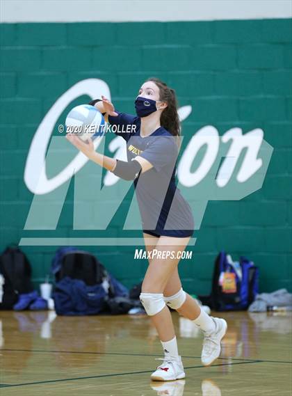 Thumbnail 2 in Utica Eisenhower vs. Clarkston  photogallery.