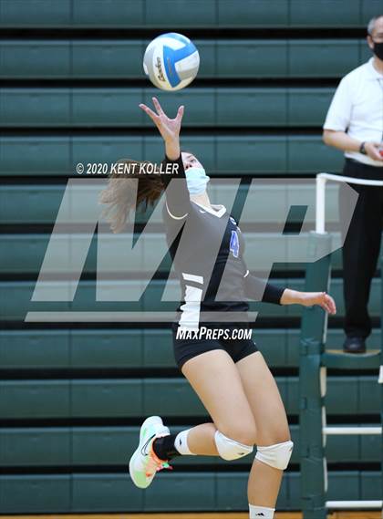 Thumbnail 1 in Utica Eisenhower vs. Clarkston  photogallery.