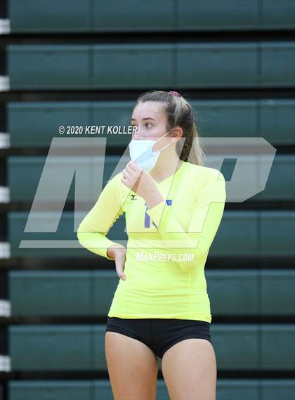 Thumbnail 2 in Utica Eisenhower vs. Clarkston  photogallery.