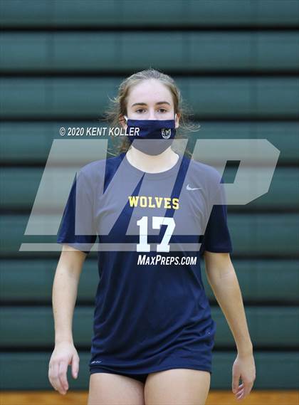 Thumbnail 3 in Utica Eisenhower vs. Clarkston  photogallery.