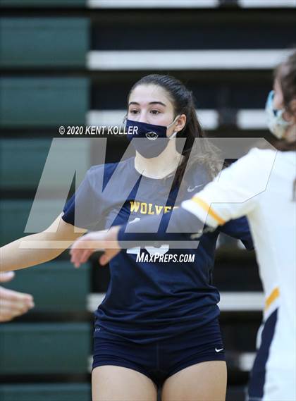 Thumbnail 1 in Utica Eisenhower vs. Clarkston  photogallery.