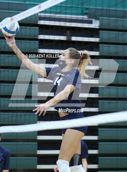 Thumbnail 3 in Utica Eisenhower vs. Clarkston  photogallery.