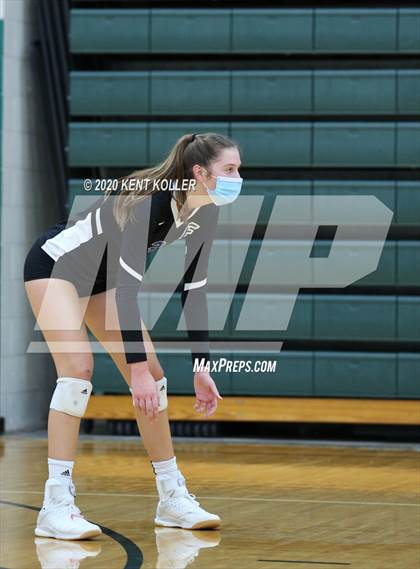 Thumbnail 1 in Utica Eisenhower vs. Clarkston  photogallery.