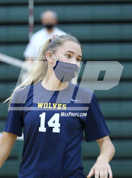 Thumbnail 2 in Utica Eisenhower vs. Clarkston  photogallery.