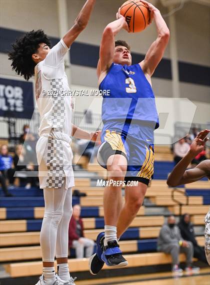 Thumbnail 2 in Alexander vs. Etowah (Lemon Street Classic) photogallery.