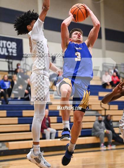 Thumbnail 1 in Alexander vs. Etowah (Lemon Street Classic) photogallery.