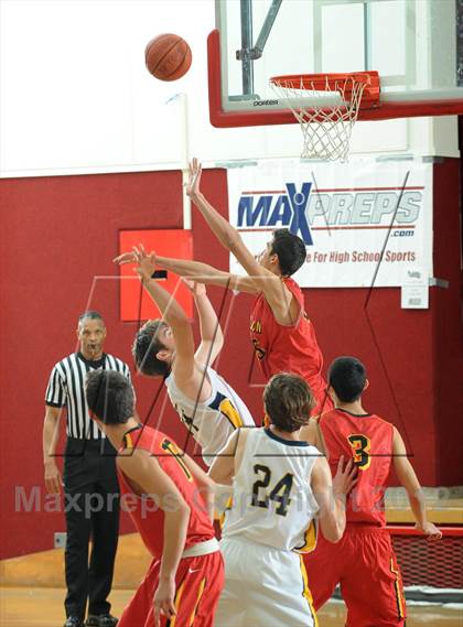 Thumbnail 3 in Mission Viejo vs. Menlo (MaxPreps Holiday Classic) photogallery.