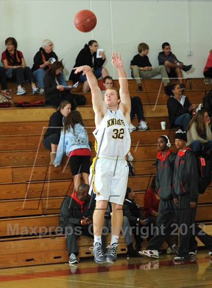 Thumbnail 2 in Mission Viejo vs. Menlo (MaxPreps Holiday Classic) photogallery.