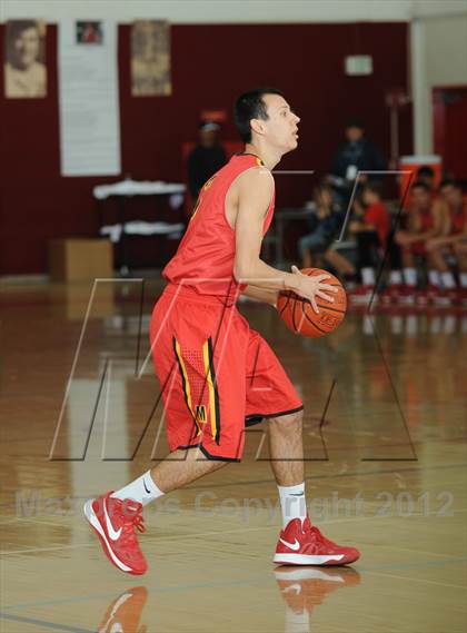 Thumbnail 3 in Mission Viejo vs. Menlo (MaxPreps Holiday Classic) photogallery.