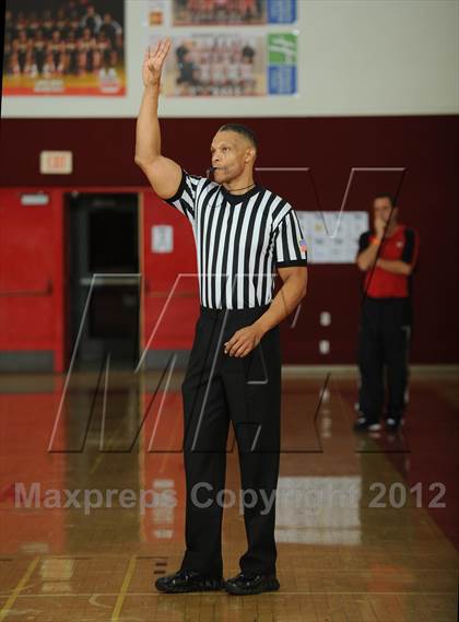 Thumbnail 2 in Mission Viejo vs. Menlo (MaxPreps Holiday Classic) photogallery.