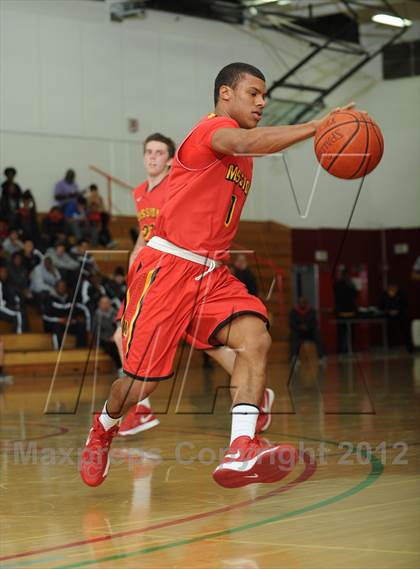 Thumbnail 1 in Mission Viejo vs. Menlo (MaxPreps Holiday Classic) photogallery.