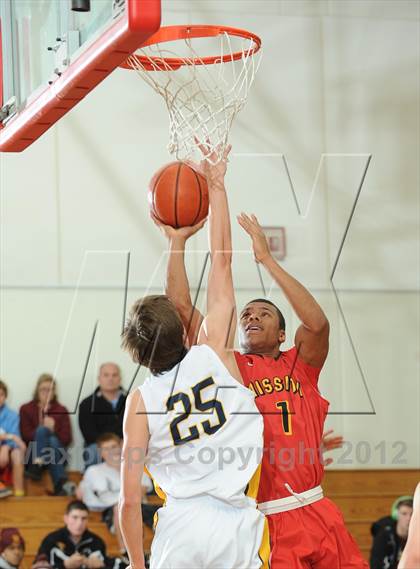 Thumbnail 2 in Mission Viejo vs. Menlo (MaxPreps Holiday Classic) photogallery.