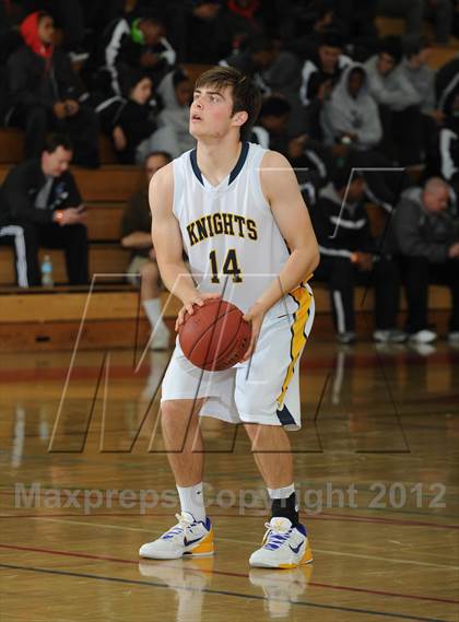Thumbnail 2 in Mission Viejo vs. Menlo (MaxPreps Holiday Classic) photogallery.