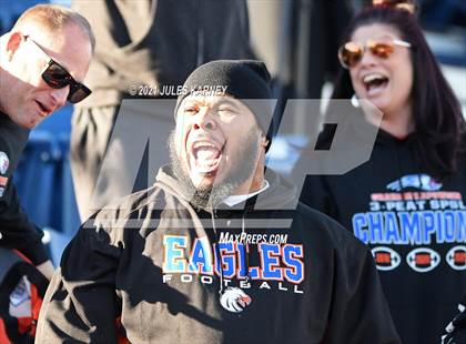 Thumbnail 3 in Graham-Kapowsin vs Collins Hill (Geico State Championship Bowl Series) photogallery.