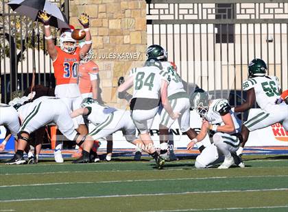Thumbnail 2 in Graham-Kapowsin vs Collins Hill (Geico State Championship Bowl Series) photogallery.