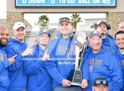 Thumbnail 2 in Graham-Kapowsin vs Collins Hill (Geico State Championship Bowl Series) photogallery.
