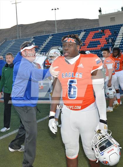 Thumbnail 1 in Graham-Kapowsin vs Collins Hill (Geico State Championship Bowl Series) photogallery.
