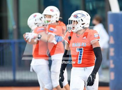Thumbnail 1 in Graham-Kapowsin vs Collins Hill (Geico State Championship Bowl Series) photogallery.