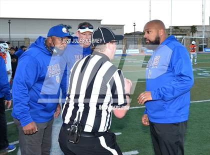Thumbnail 3 in Graham-Kapowsin vs Collins Hill (Geico State Championship Bowl Series) photogallery.