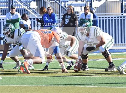 Thumbnail 3 in Graham-Kapowsin vs Collins Hill (Geico State Championship Bowl Series) photogallery.