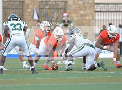 Thumbnail 3 in Graham-Kapowsin vs Collins Hill (Geico State Championship Bowl Series) photogallery.