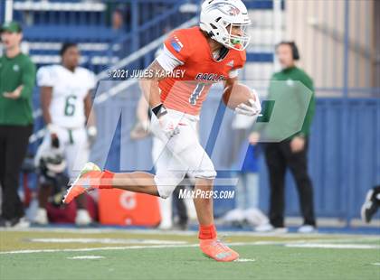 Thumbnail 1 in Graham-Kapowsin vs Collins Hill (Geico State Championship Bowl Series) photogallery.