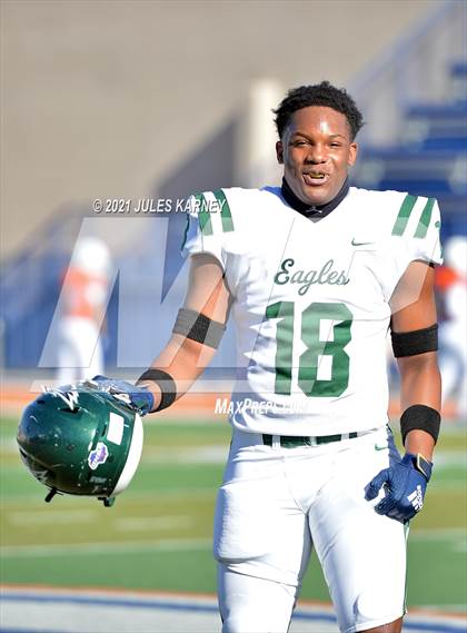 Thumbnail 1 in Graham-Kapowsin vs Collins Hill (Geico State Championship Bowl Series) photogallery.
