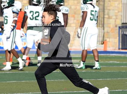 Thumbnail 2 in Graham-Kapowsin vs Collins Hill (Geico State Championship Bowl Series) photogallery.