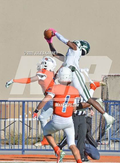 Thumbnail 2 in Graham-Kapowsin vs Collins Hill (Geico State Championship Bowl Series) photogallery.