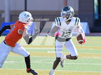 Thumbnail 1 in Graham-Kapowsin vs Collins Hill (Geico State Championship Bowl Series) photogallery.