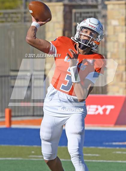 Thumbnail 3 in Graham-Kapowsin vs Collins Hill (Geico State Championship Bowl Series) photogallery.