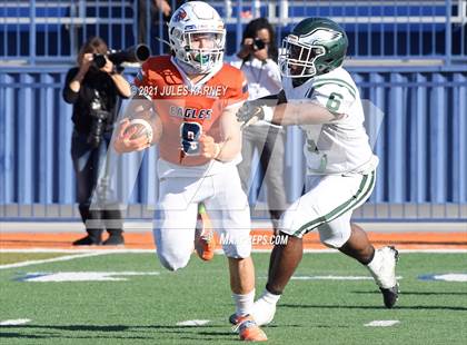 Thumbnail 1 in Graham-Kapowsin vs Collins Hill (Geico State Championship Bowl Series) photogallery.