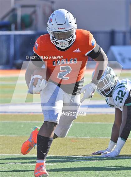 Thumbnail 1 in Graham-Kapowsin vs Collins Hill (Geico State Championship Bowl Series) photogallery.