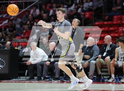 Thumbnail 3 in Bonneville vs. Olympus (UHSAA 5A Semifinal) photogallery.