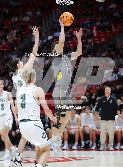 Thumbnail 2 in Bonneville vs. Olympus (UHSAA 5A Semifinal) photogallery.
