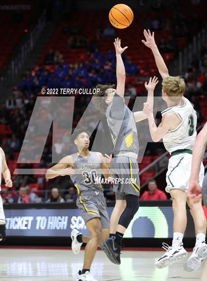 Thumbnail 1 in Bonneville vs. Olympus (UHSAA 5A Semifinal) photogallery.