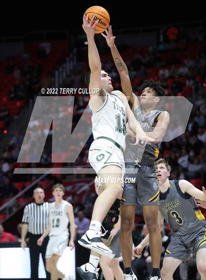 Thumbnail 2 in Bonneville vs. Olympus (UHSAA 5A Semifinal) photogallery.