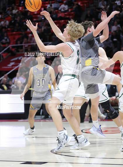 Thumbnail 2 in Bonneville vs. Olympus (UHSAA 5A Semifinal) photogallery.