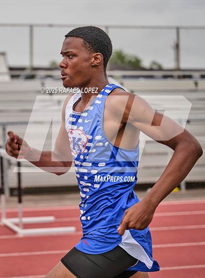 Thumbnail 3 in UIL 6A Track & Field District Prelims (300M Hurdles) photogallery.