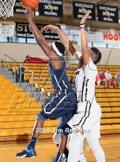 Thumbnail 2 in Florida Air Academy vs. Wayne (City of Palms Classic) photogallery.